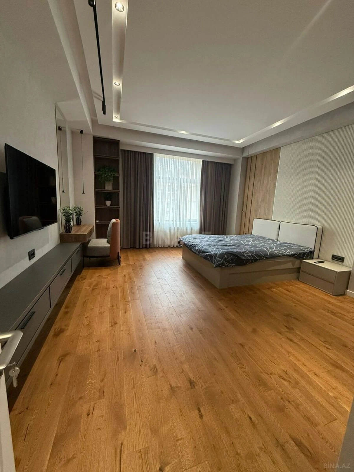 Kirayə verilir 3 otaqlı mənzil 140 m²