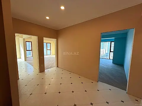 Satılır 4 otaqlı mənzil 182 m²