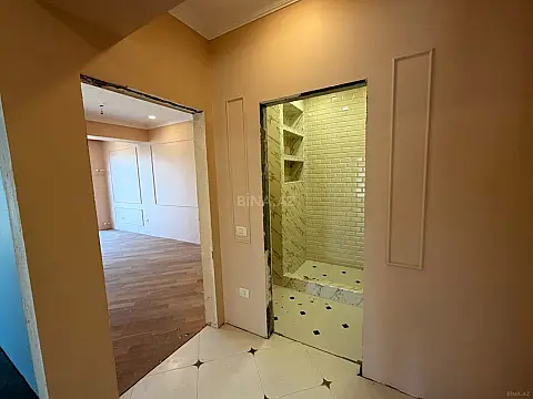 Satılır 4 otaqlı mənzil 182 m²