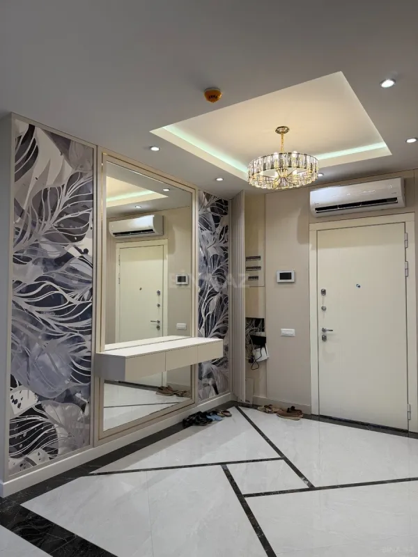 Kirayə verilir 4 otaqlı mənzil 250 m²