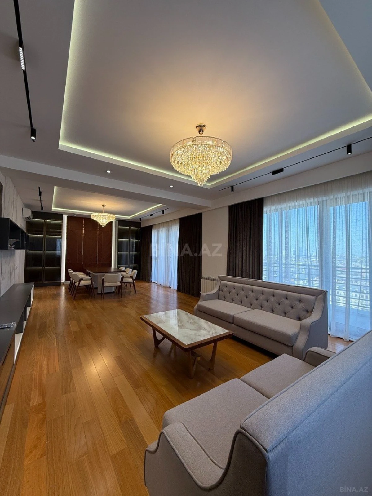 Kirayə verilir 4 otaqlı mənzil 250 m²