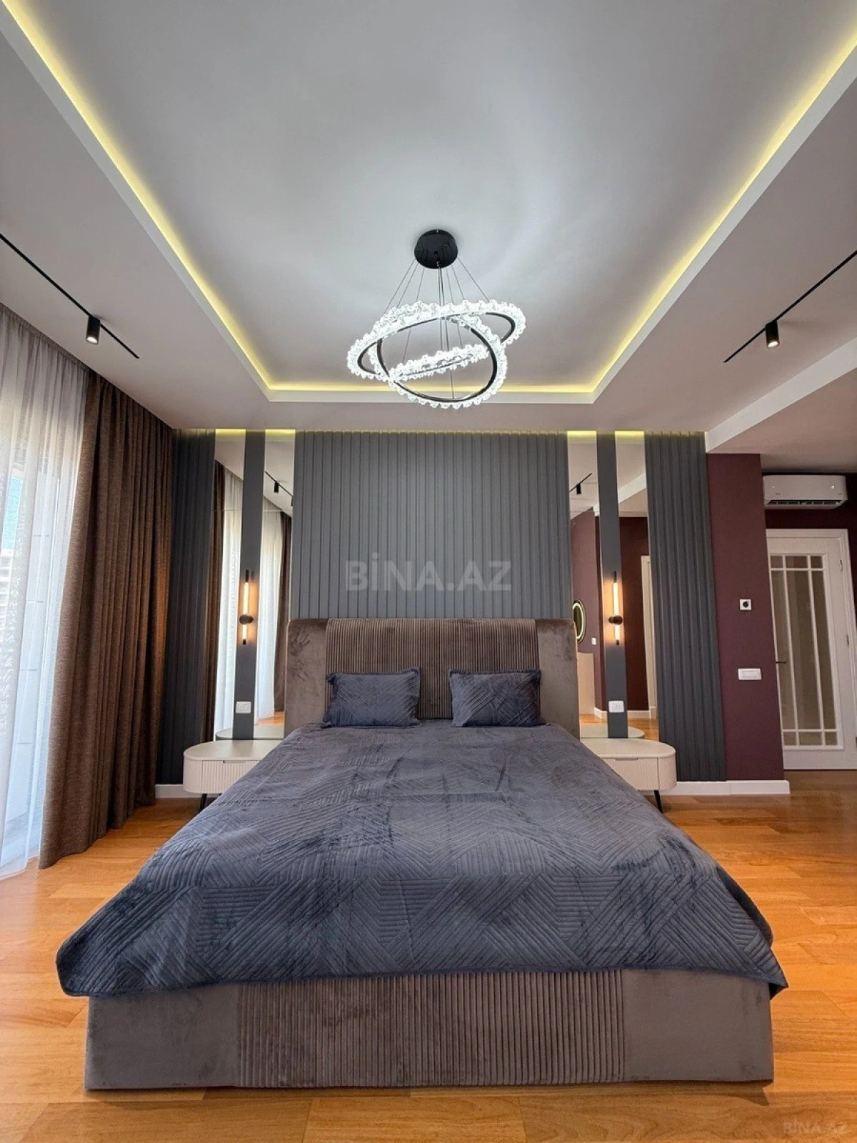 Kirayə verilir 4 otaqlı mənzil 250 m²