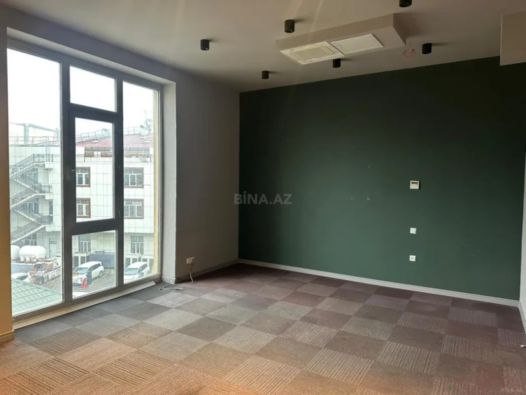 Kirayə verilir 8 otaqlı ofis 600 m²