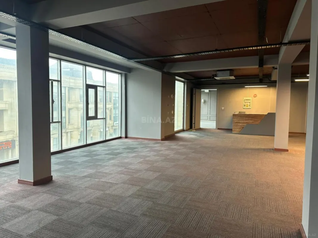 Kirayə verilir 8 otaqlı ofis 600 m²