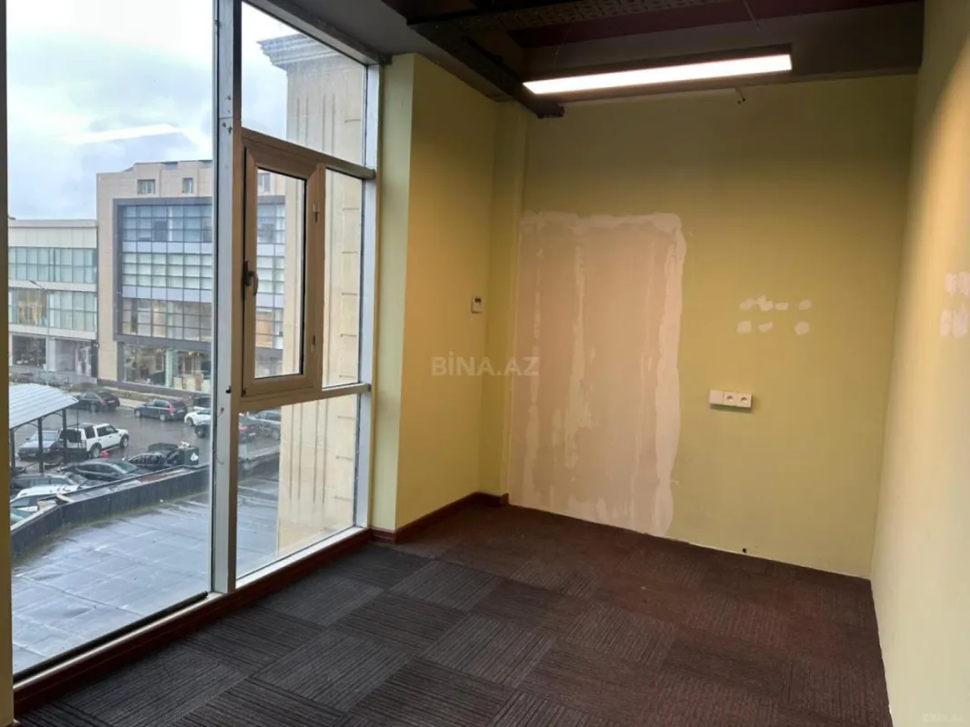 Kirayə verilir 8 otaqlı ofis 600 m²