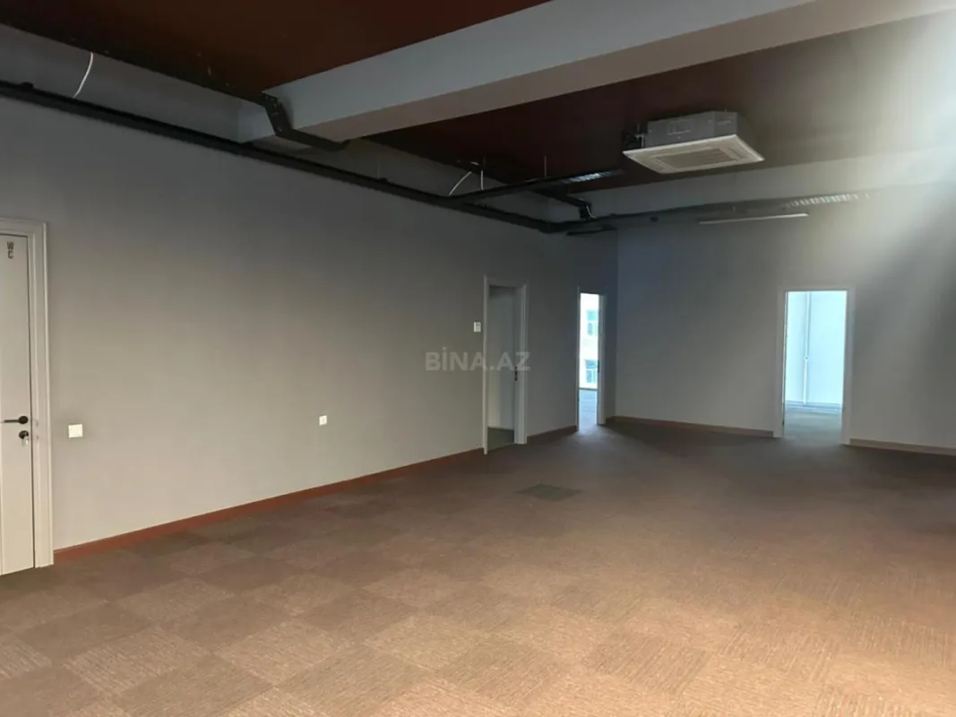 Kirayə verilir 8 otaqlı ofis 600 m²