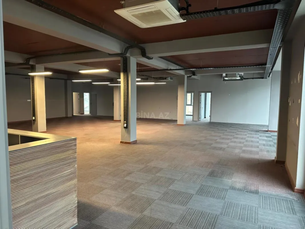 Kirayə verilir 8 otaqlı ofis 600 m²