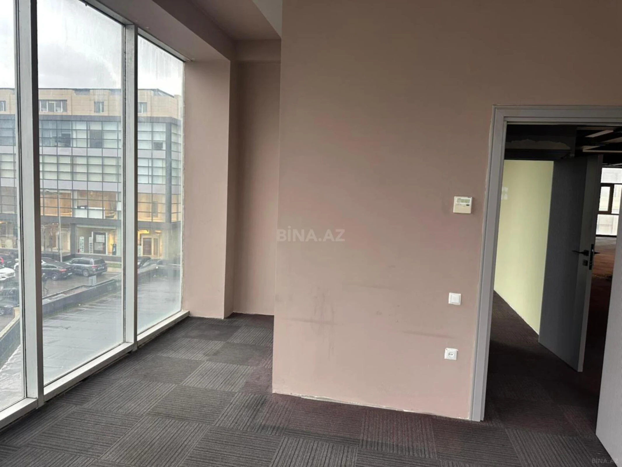 Kirayə verilir 8 otaqlı ofis 600 m²