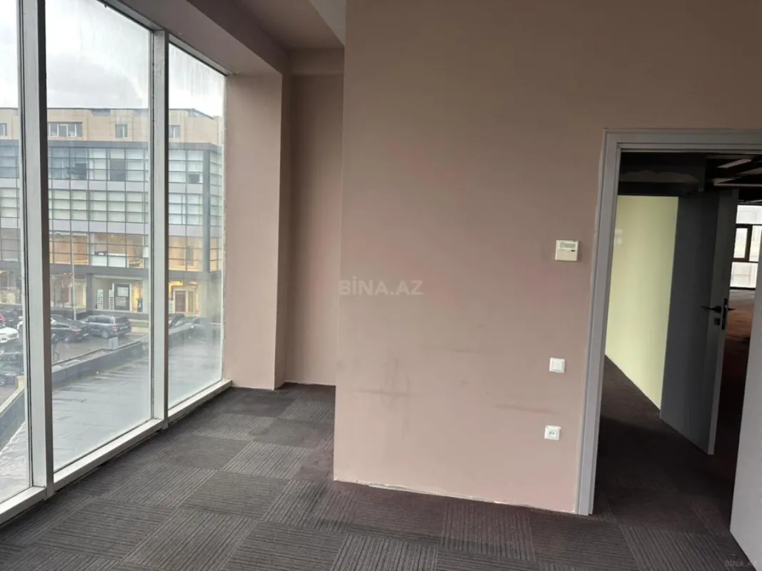 Kirayə verilir 8 otaqlı ofis 600 m²