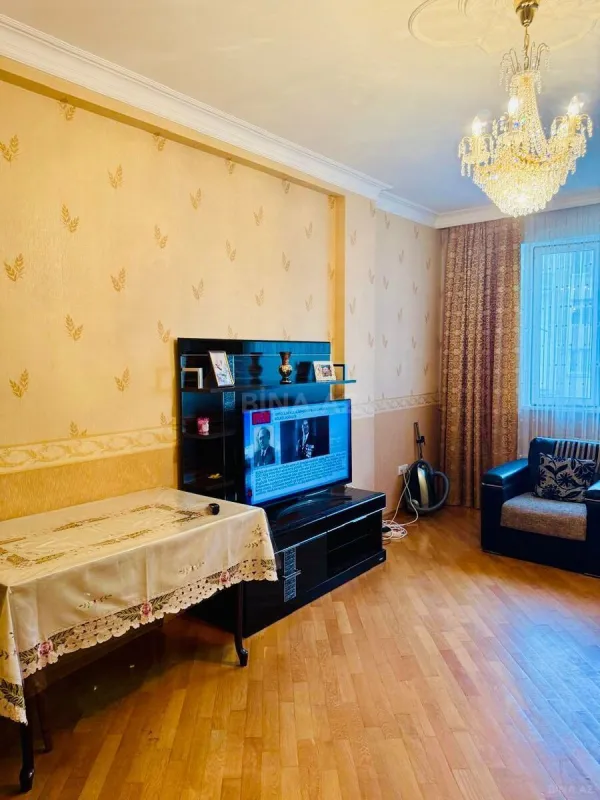 Satılır 2 otaqlı mənzil 75 m²