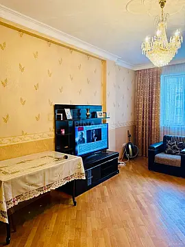 Satılır 2 otaqlı mənzil 75 m²