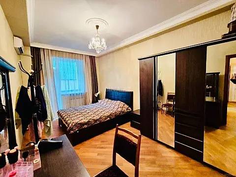 Satılır 2 otaqlı mənzil 75 m²