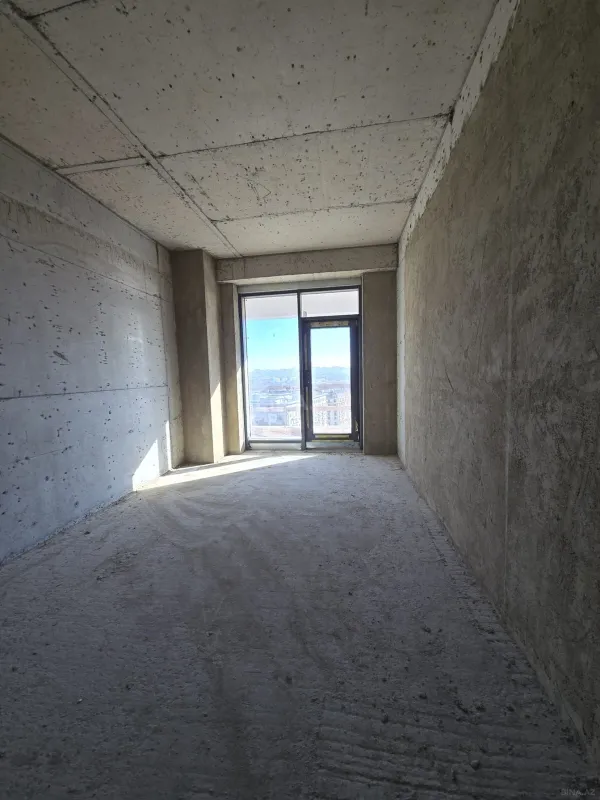 Satılır 3 otaqlı mənzil 180 m²