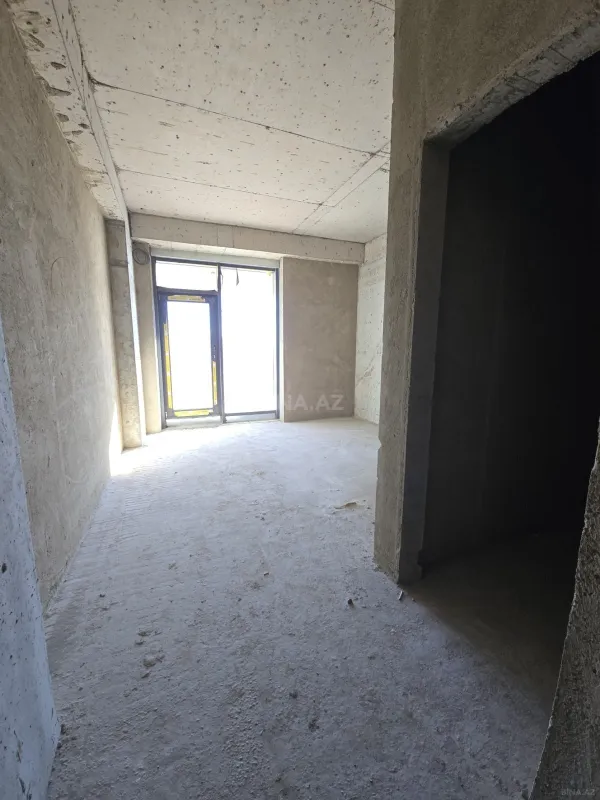 Satılır 3 otaqlı mənzil 180 m²