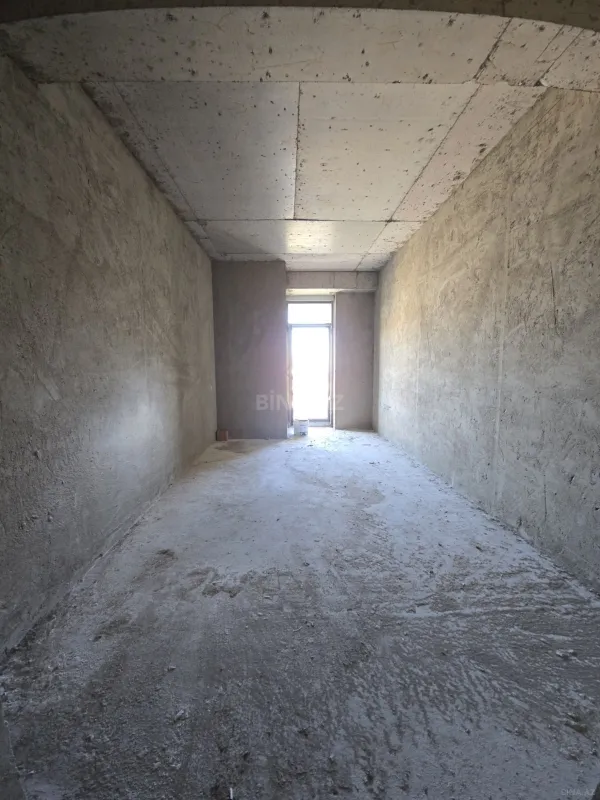 Satılır 3 otaqlı mənzil 180 m²