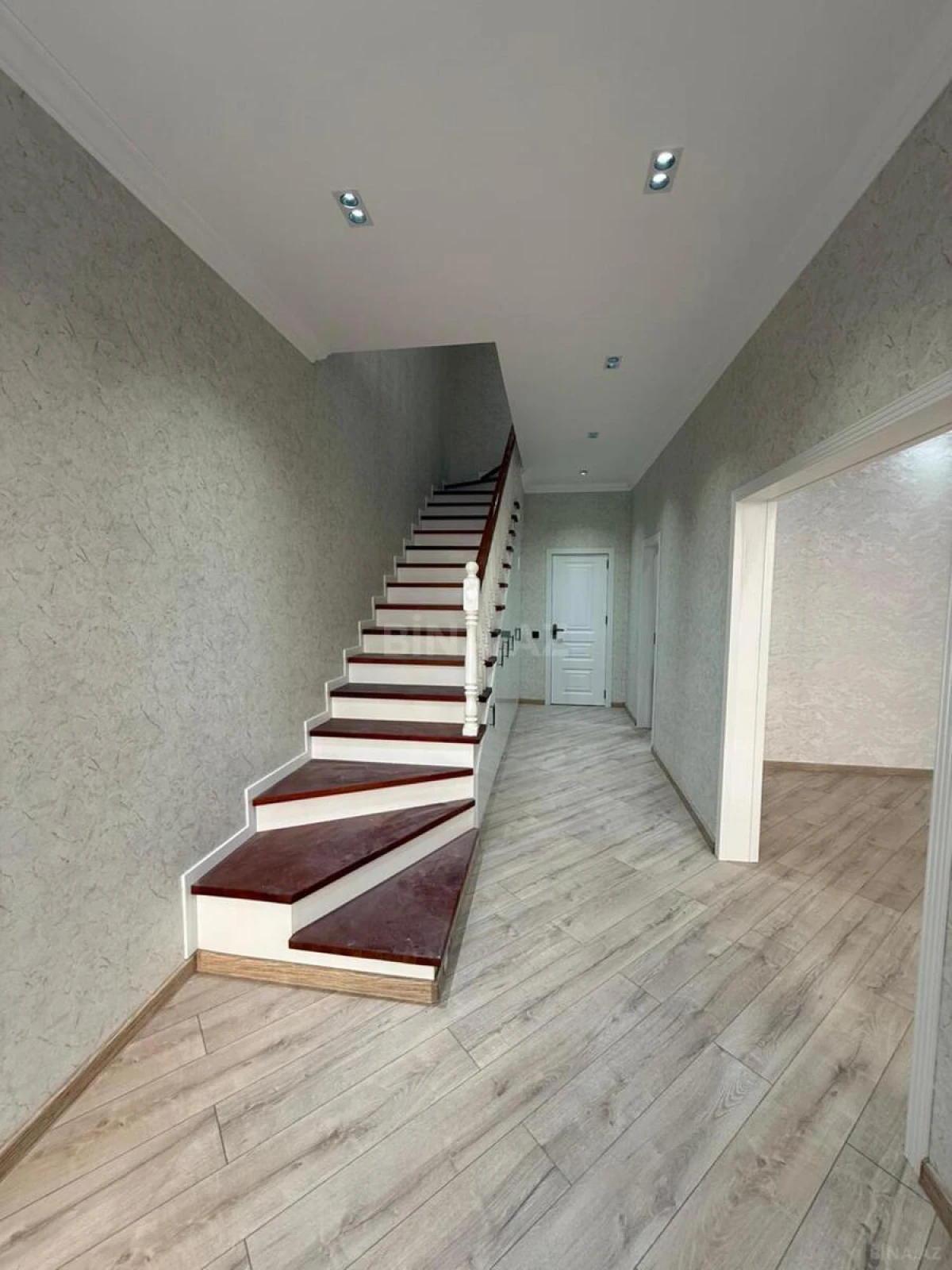 Satılır 4 otaqlı həyət evi 130 m²