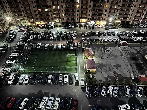 Satılır 3 otaqlı mənzil 137 m²