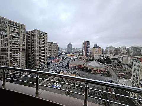 Satılır 3 otaqlı mənzil 137 m²