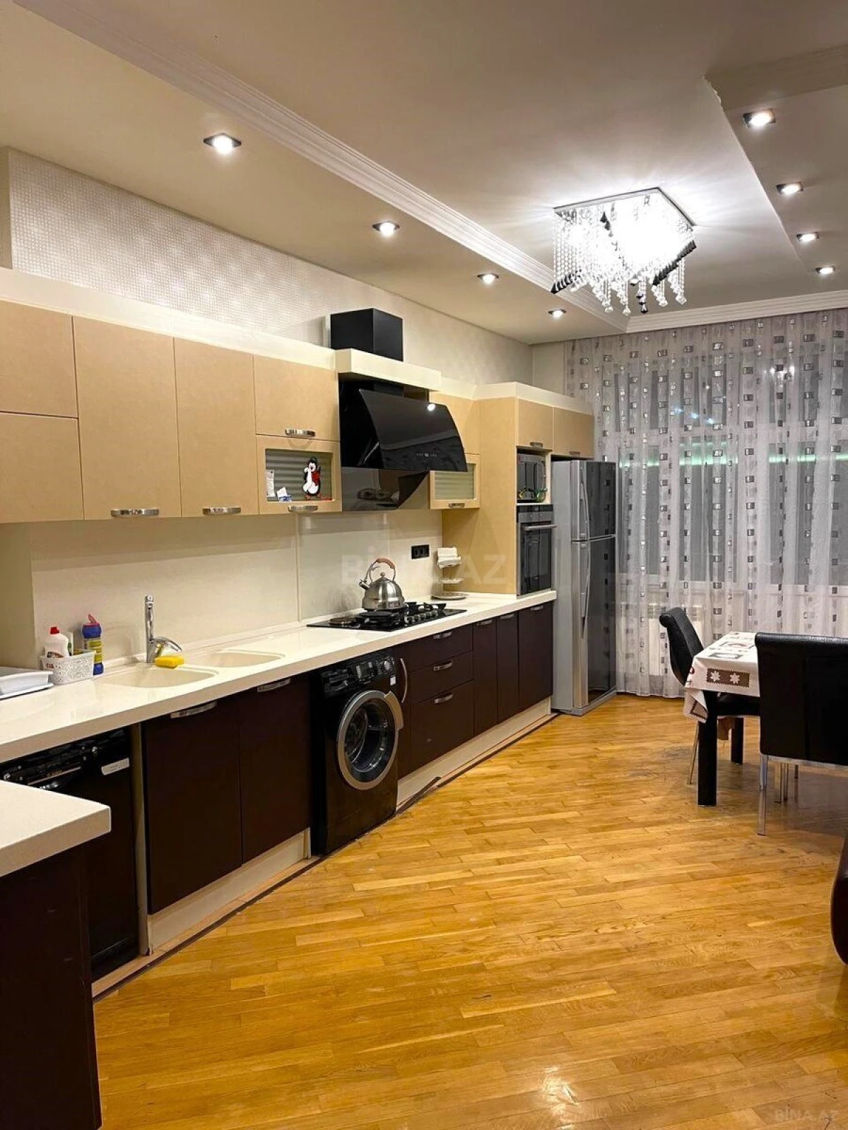 Satılır 3 otaqlı mənzil 160 m²