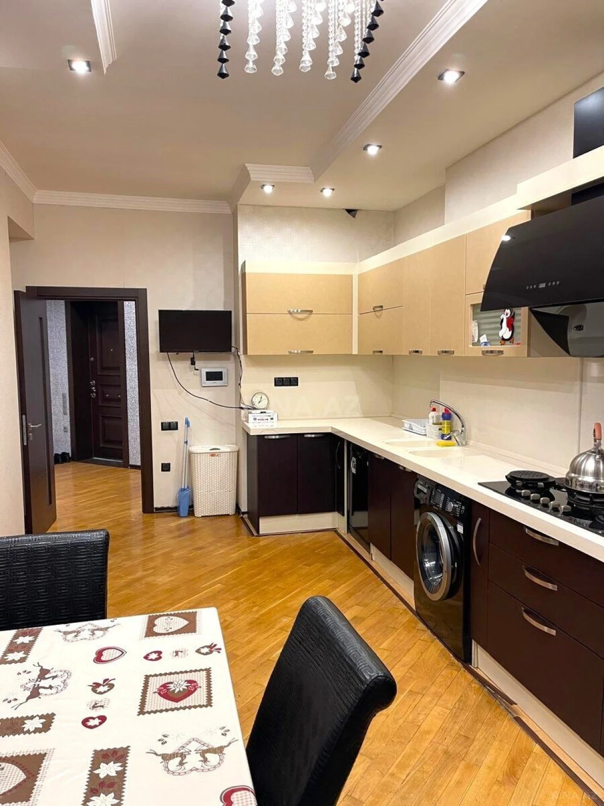 Satılır 3 otaqlı mənzil 160 m²