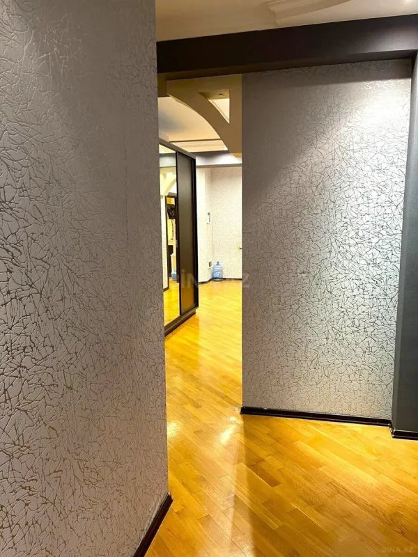 Satılır 3 otaqlı mənzil 160 m²