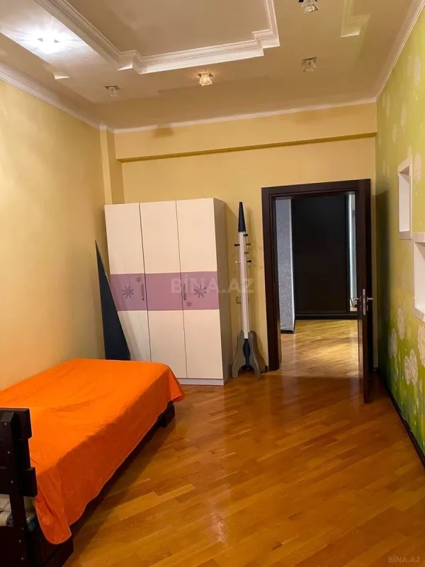 Satılır 3 otaqlı mənzil 160 m²