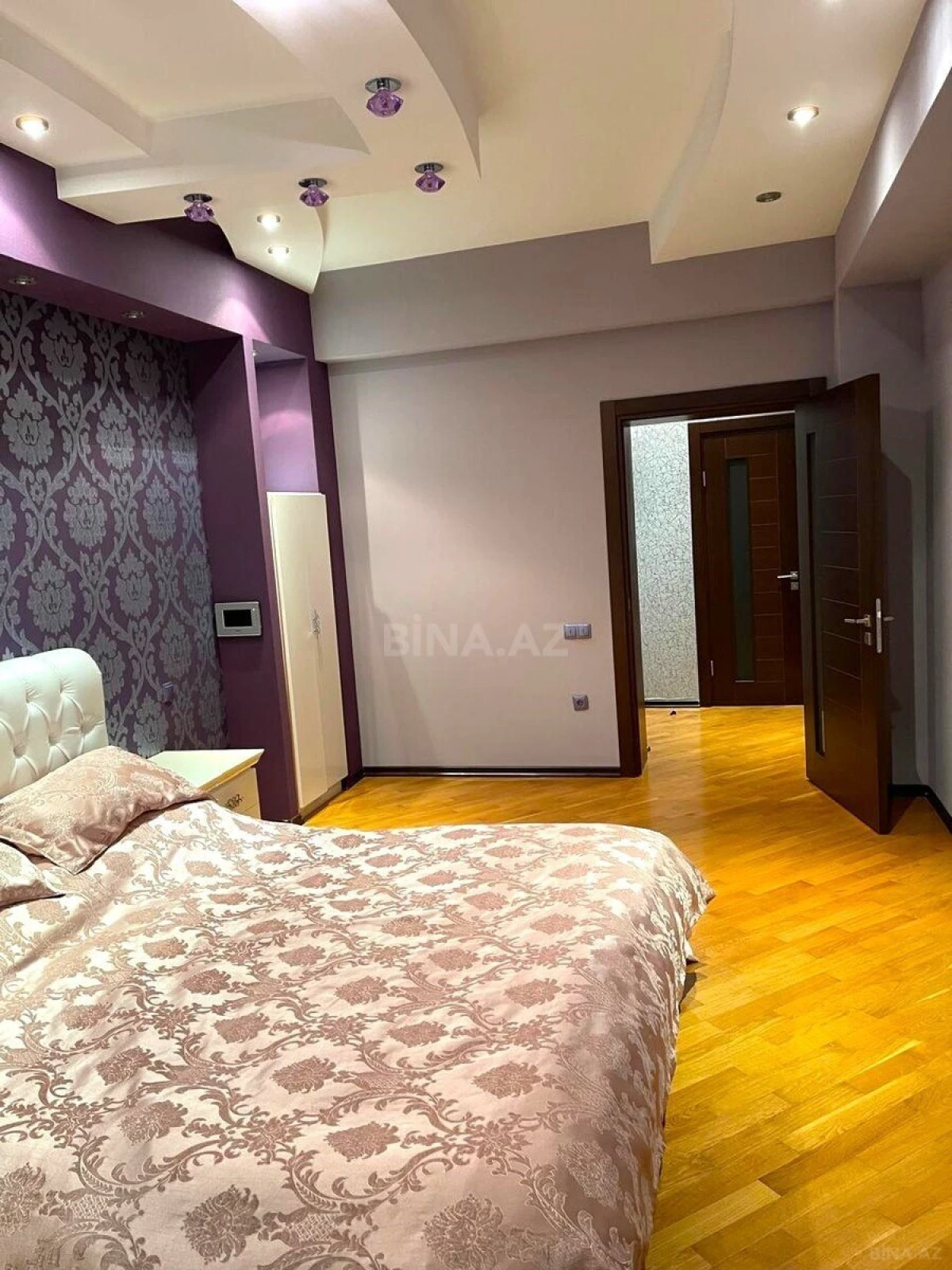 Satılır 3 otaqlı mənzil 160 m²