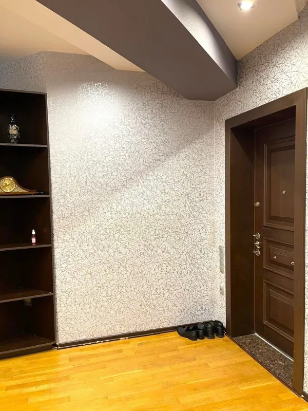Satılır 3 otaqlı mənzil 160 m²