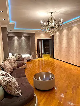 Satılır 3 otaqlı mənzil 160 m²