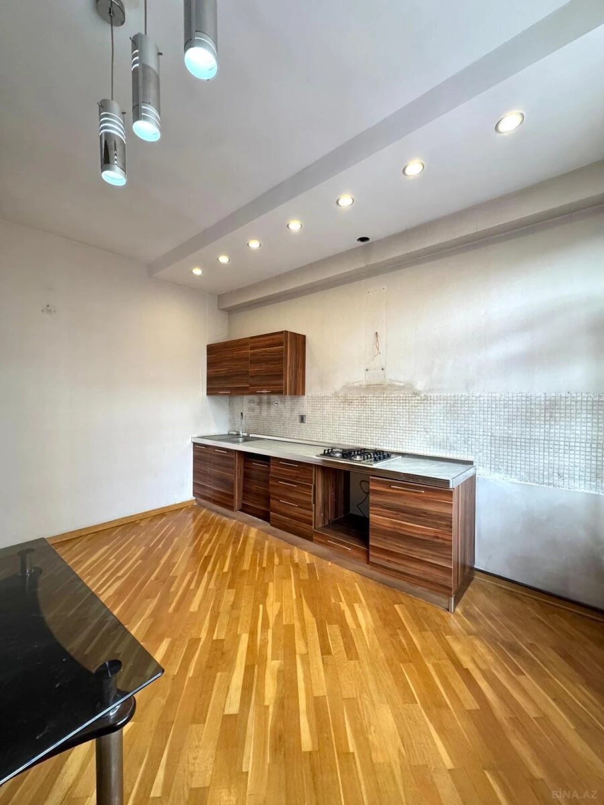 Satılır 3 otaqlı mənzil 103 m²