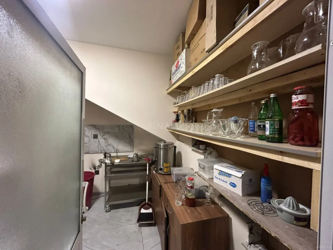 Kirayə verilir obyekt 330 m²