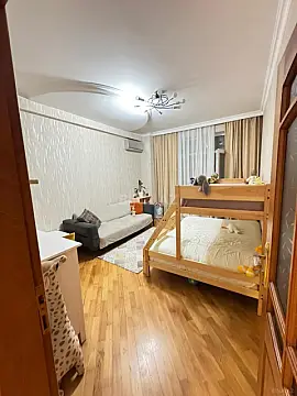 Satılır 3 otaqlı mənzil 140 m²