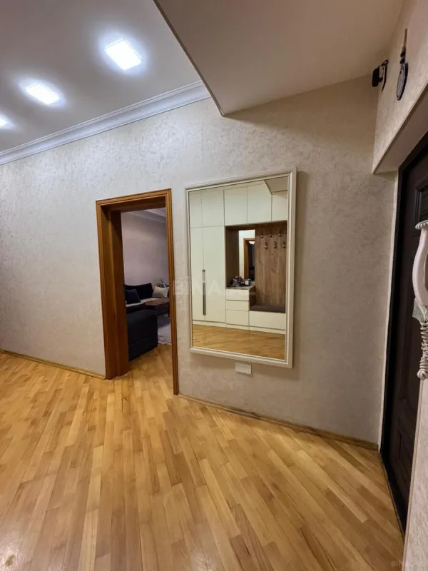 Satılır 3 otaqlı mənzil 140 m²