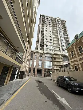 Satılır 3 otaqlı mənzil 114 m²