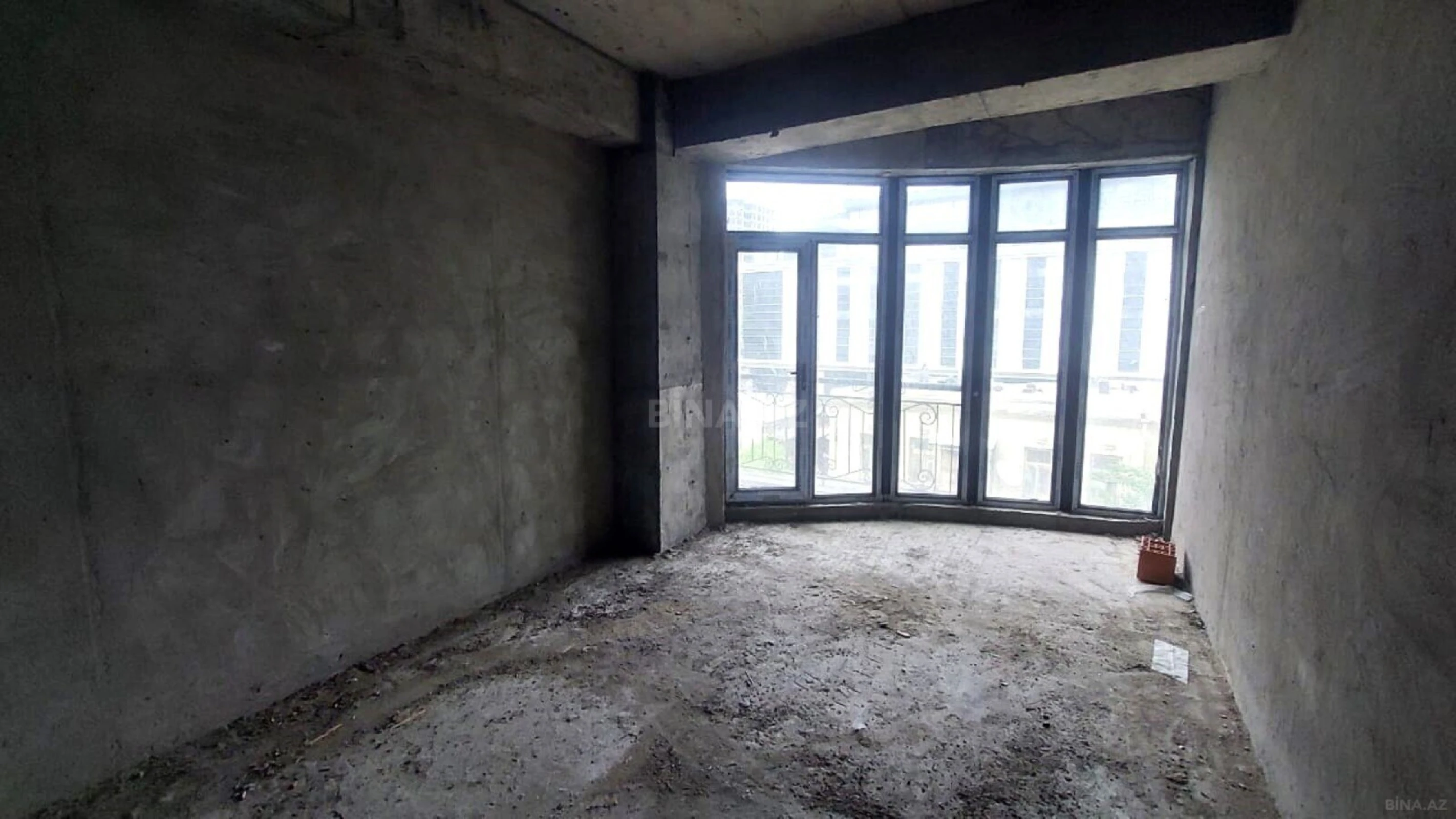 Satılır 3 otaqlı mənzil 114 m²