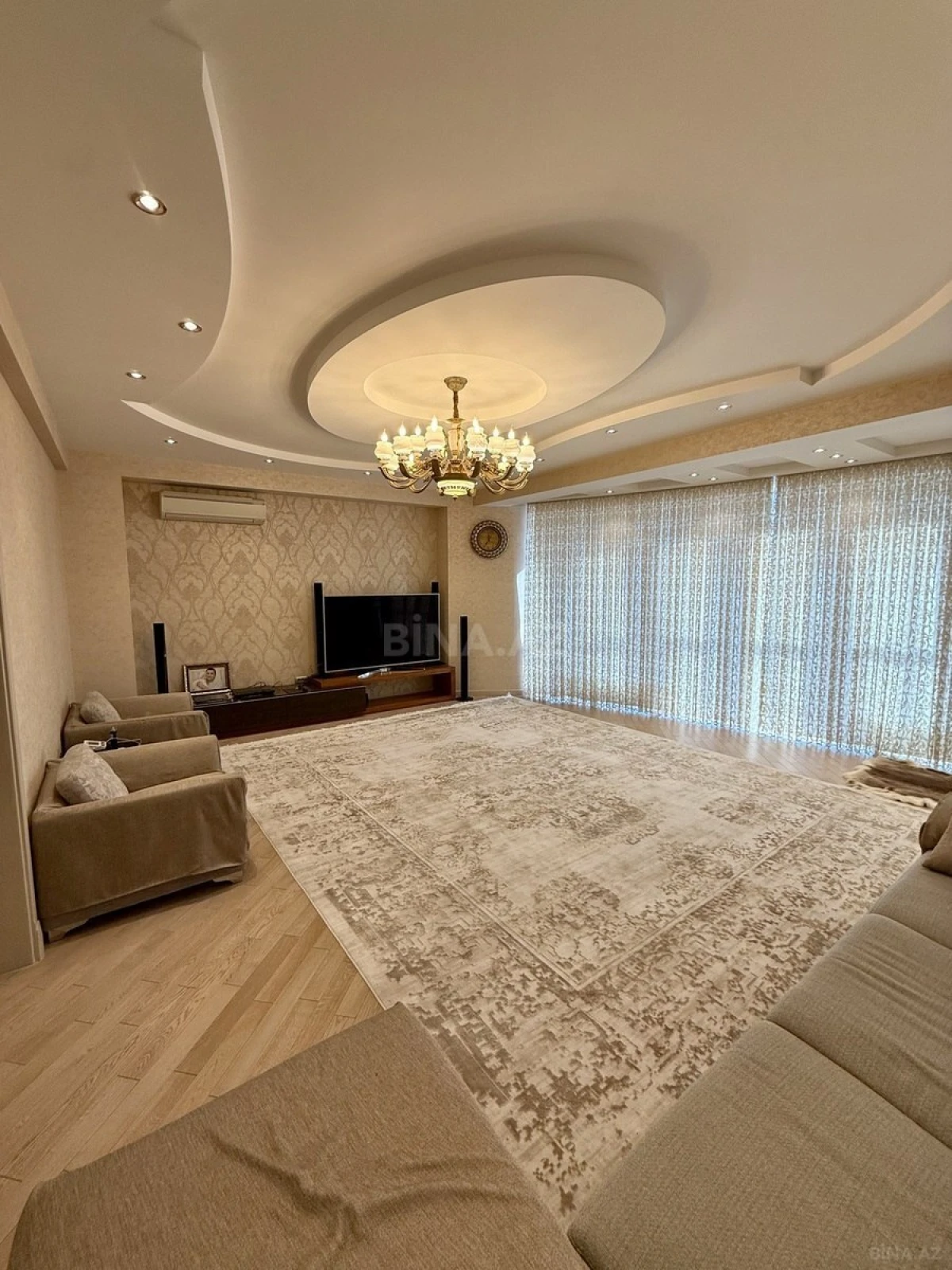 Satılır 3 otaqlı mənzil 167 m²