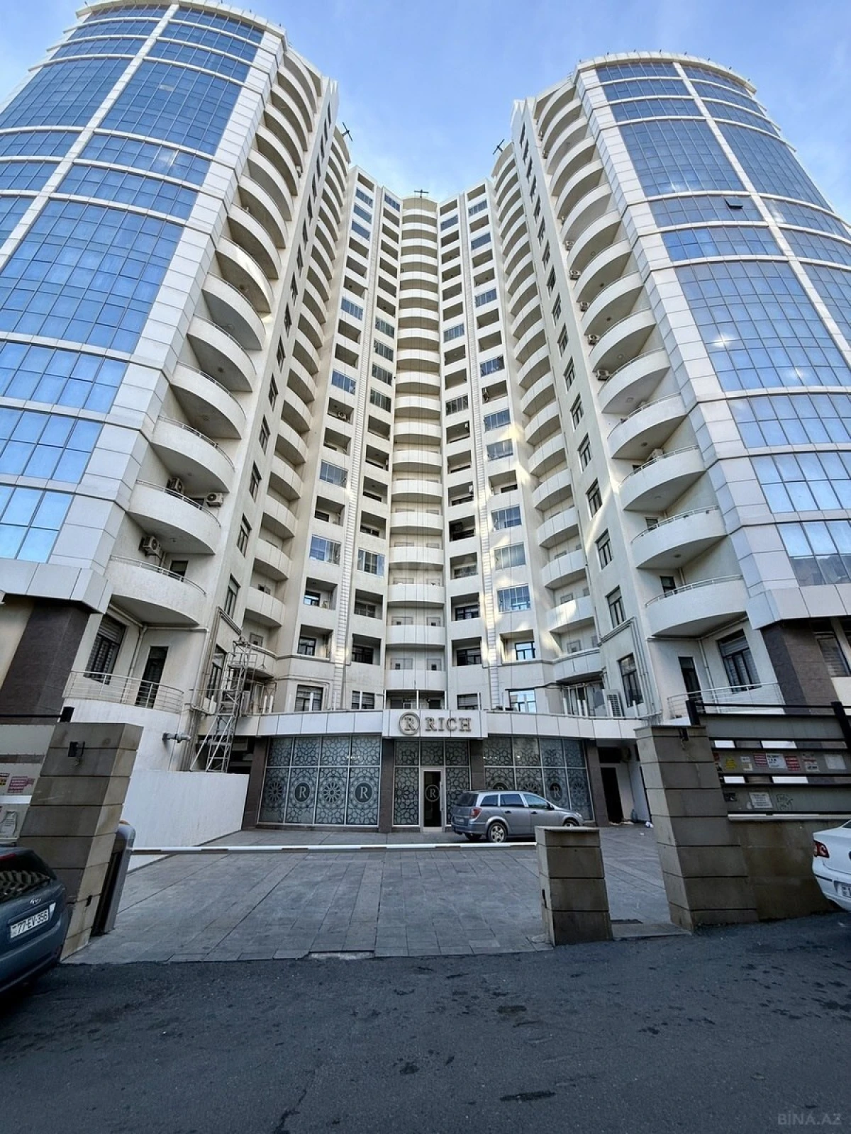 Satılır 3 otaqlı mənzil 167 m²