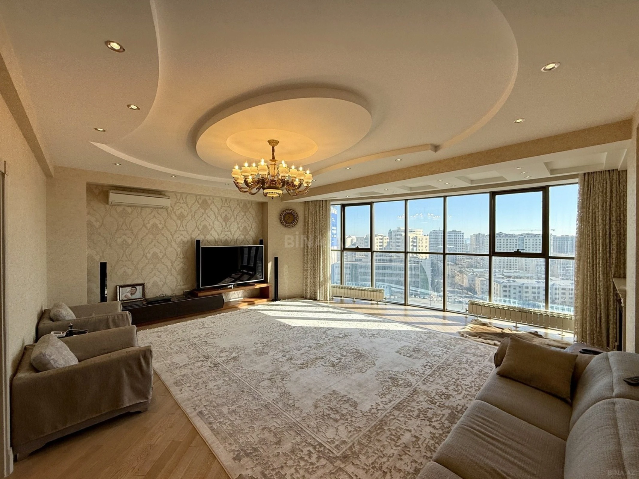 Satılır 3 otaqlı mənzil 167 m²