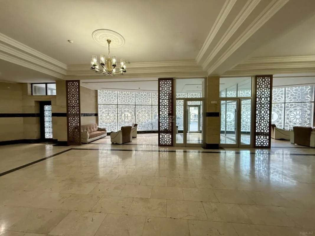 Satılır 3 otaqlı mənzil 167 m²