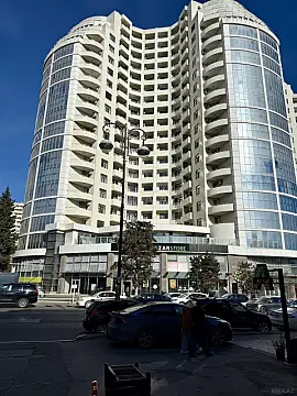 Satılır 3 otaqlı mənzil 167 m²