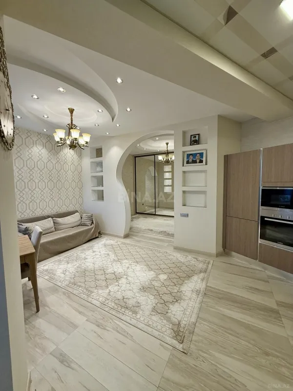 Satılır 3 otaqlı mənzil 167 m²