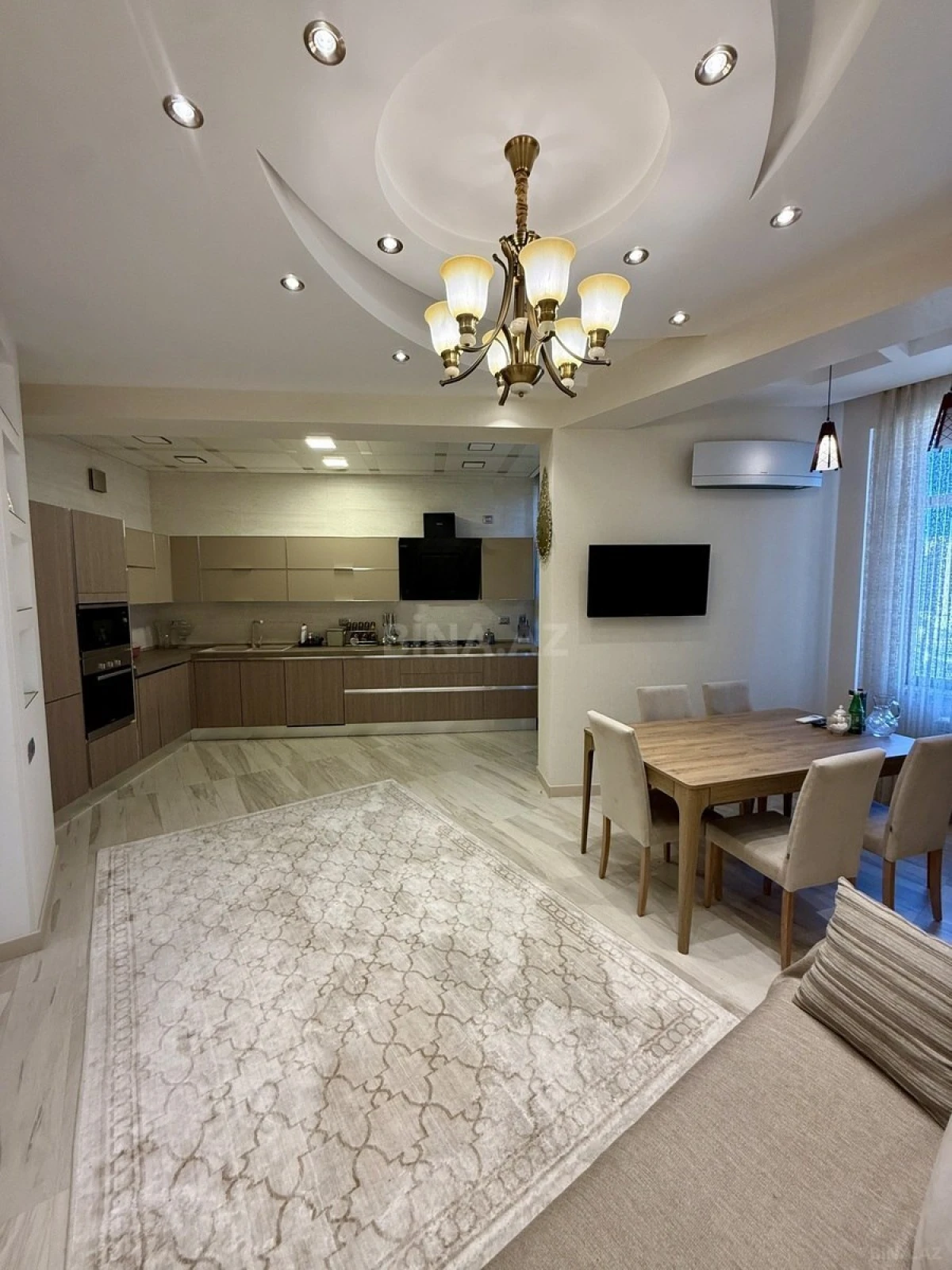 Satılır 3 otaqlı mənzil 167 m²