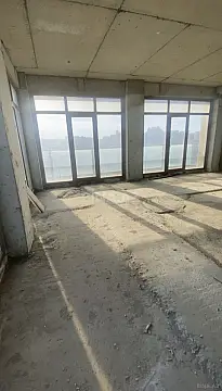 Satılır 6 otaqlı mənzil 308 m²