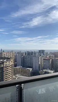 Satılır 6 otaqlı mənzil 308 m²