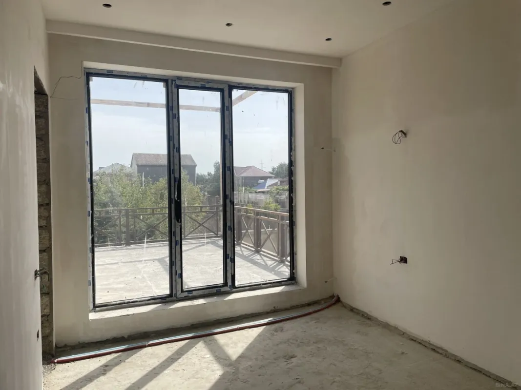 Satılır 5 otaqlı həyət evi 208 m²