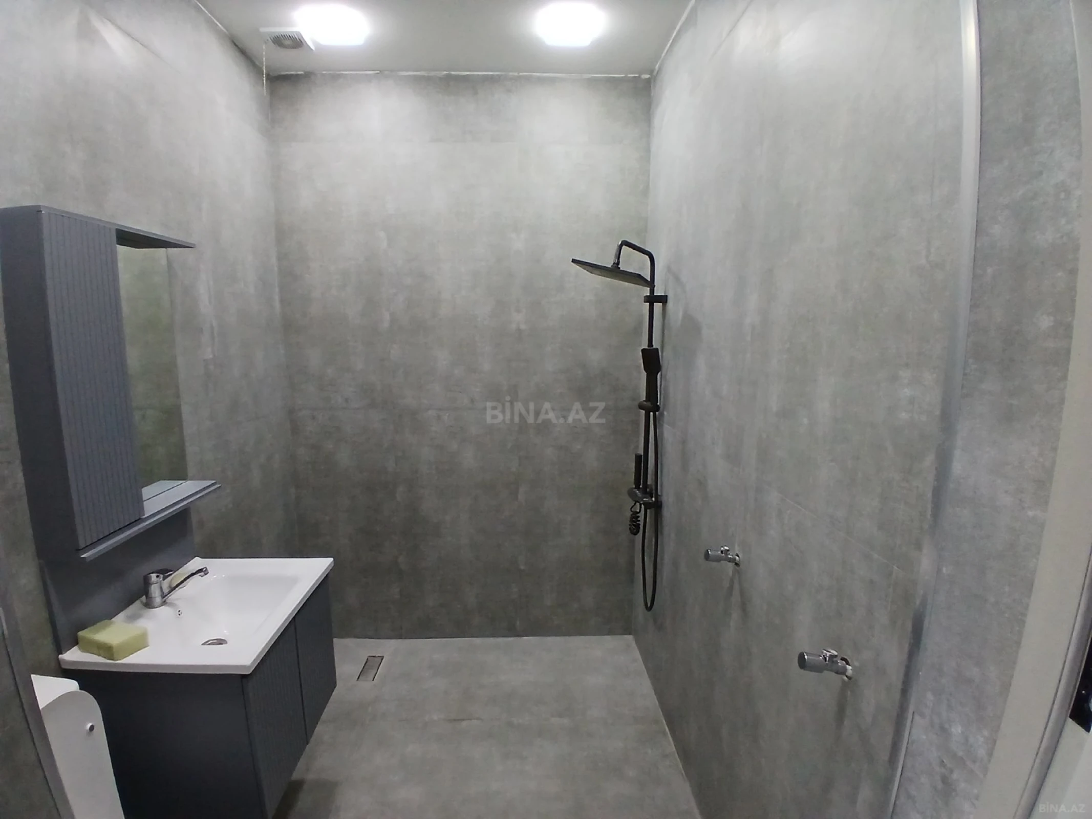 Satılır 5 otaqlı həyət evi 155 m²