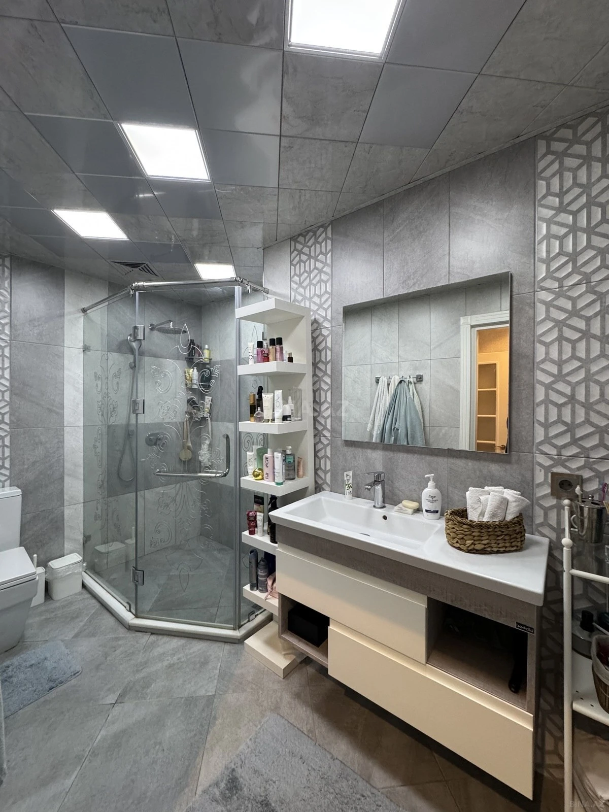 Satılır 3 otaqlı mənzil 150 m²