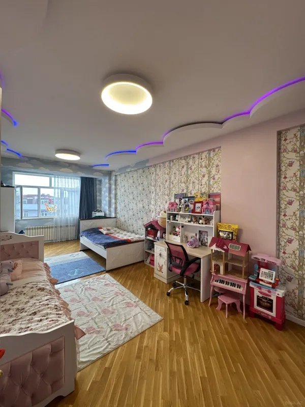 Satılır 3 otaqlı mənzil 150 m²