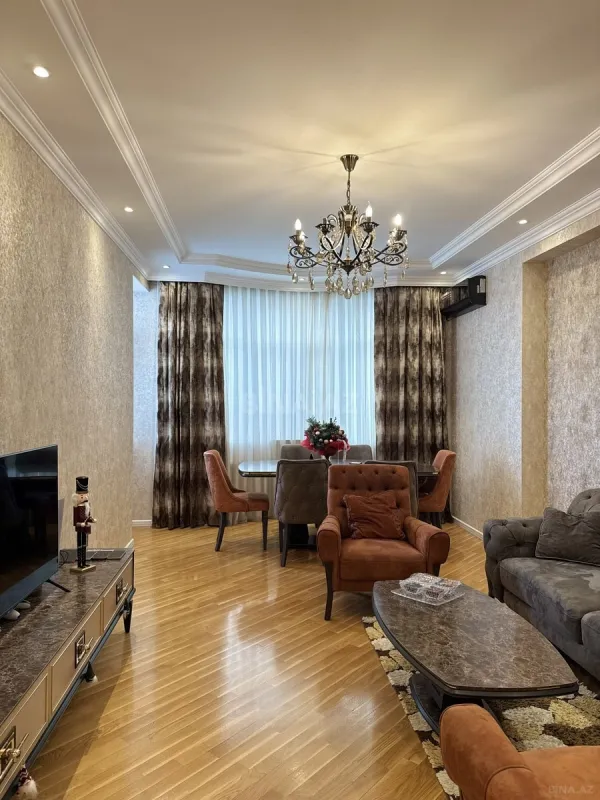 Satılır 3 otaqlı mənzil 150 m²