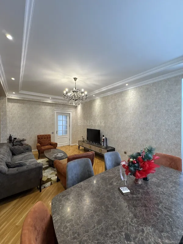 Satılır 3 otaqlı mənzil 150 m²